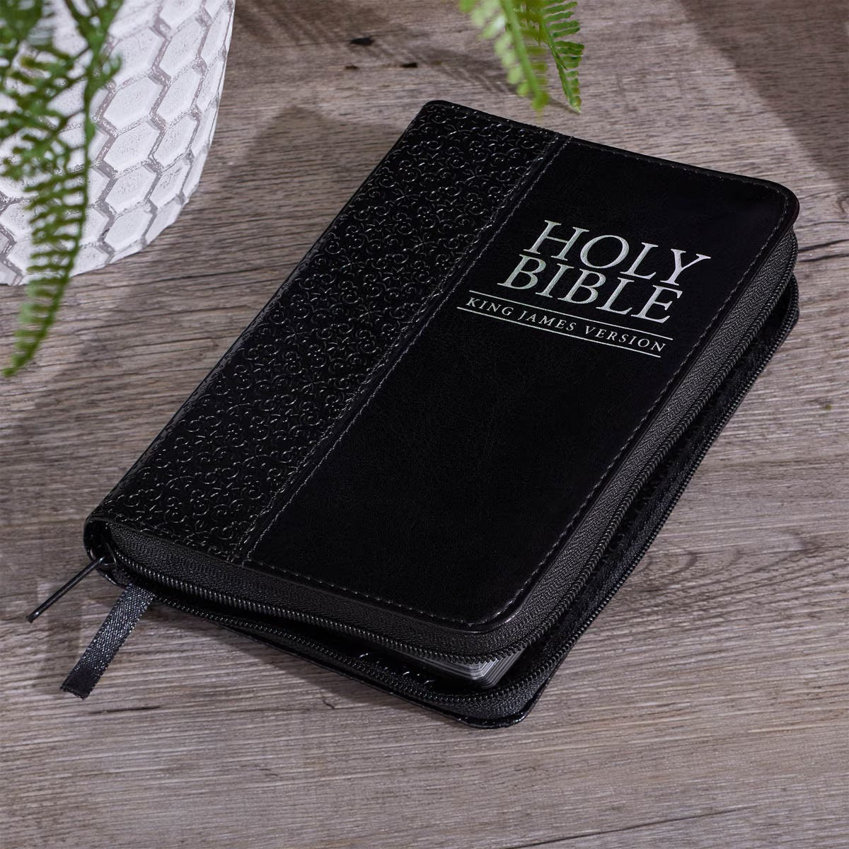 Pocket Bible with Zippered Closure King James Version